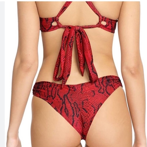 WEINICOCO red snake scrunchy butt swimming one piece ♥️ - Picture 3 of 6